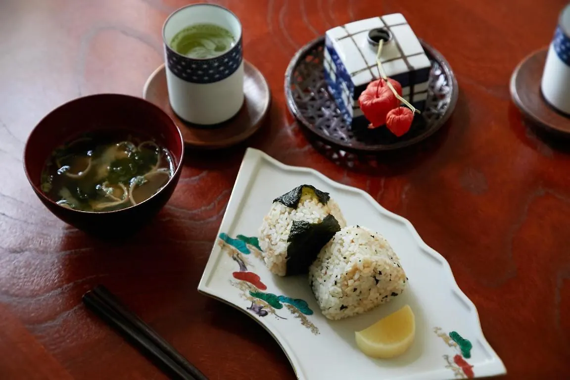 Onigiri House Tokyo Bed & Breakfast
